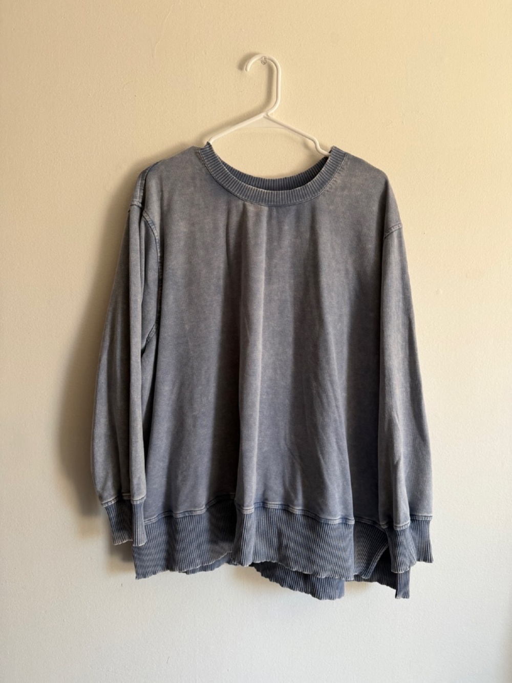 [NWOT] Oversized Pullover Sweatshirt